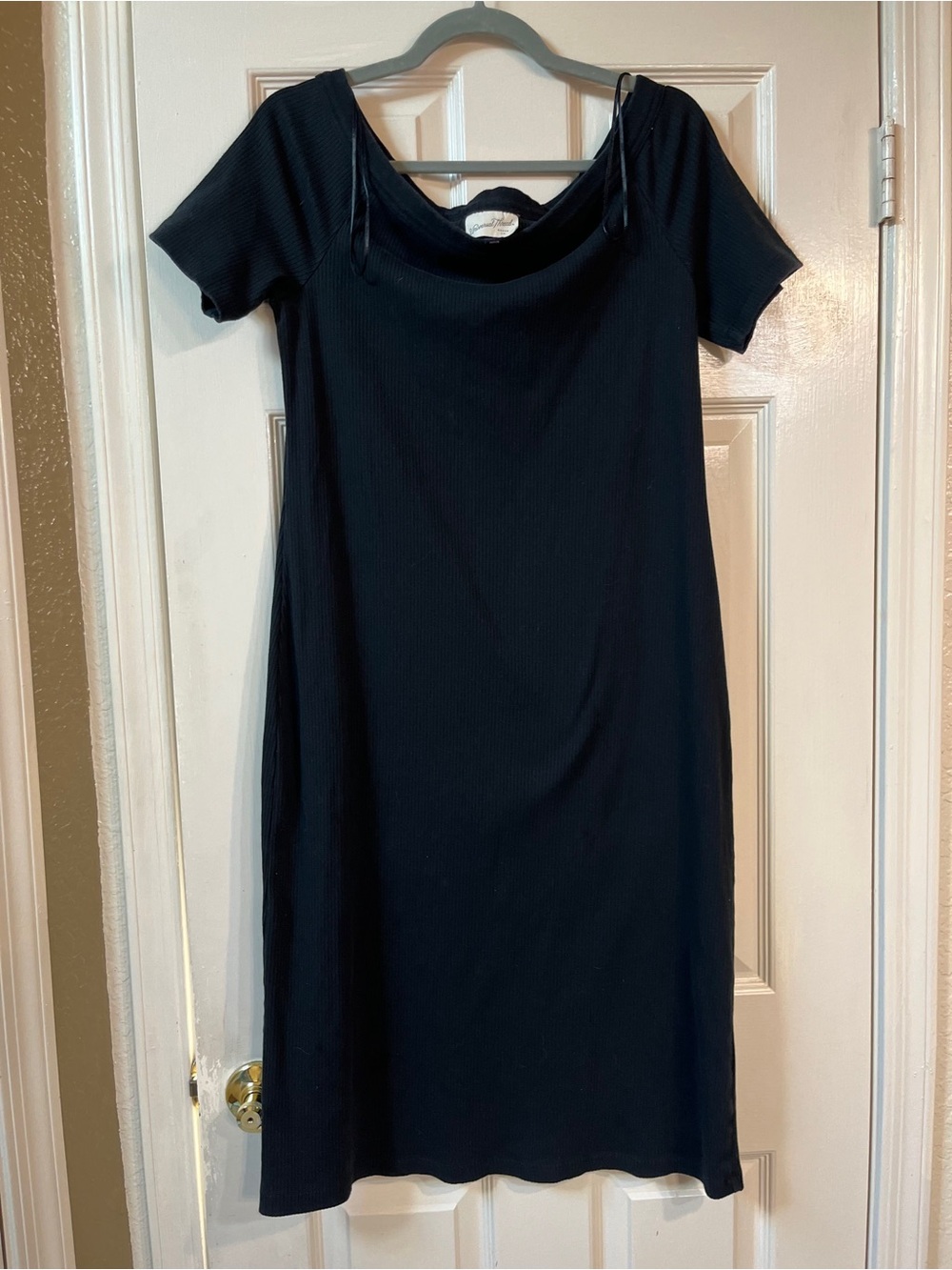 Universal Thread Classic Black Short-Sleeve Knit Dress